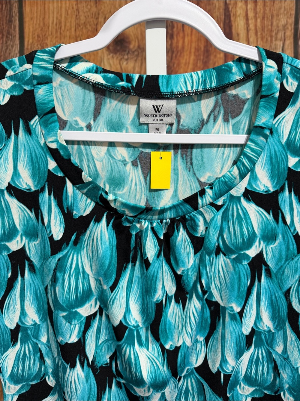 🚨(4/$10) Worthington Stretch Blouse Size M - Picture 2 of 3